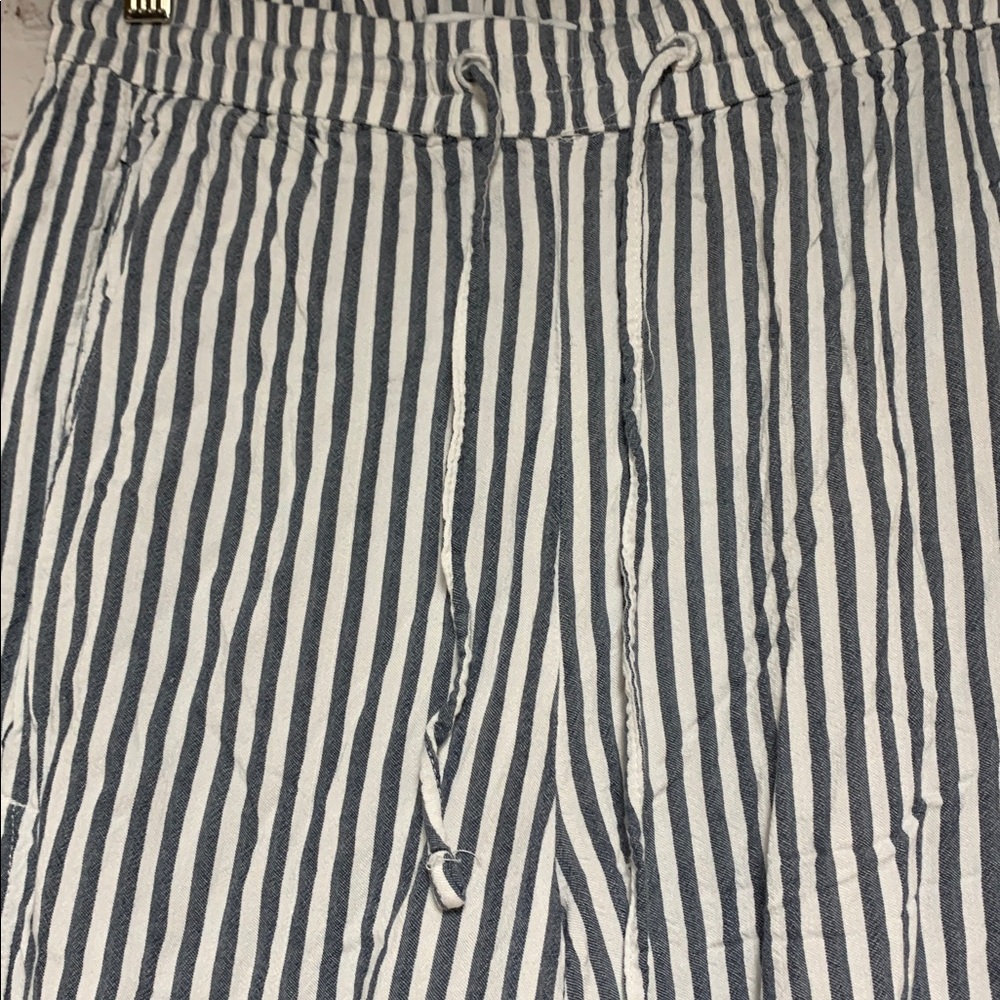Onia White and Navy Vertical Stripe Linen Shorts - Picture 5 of 7